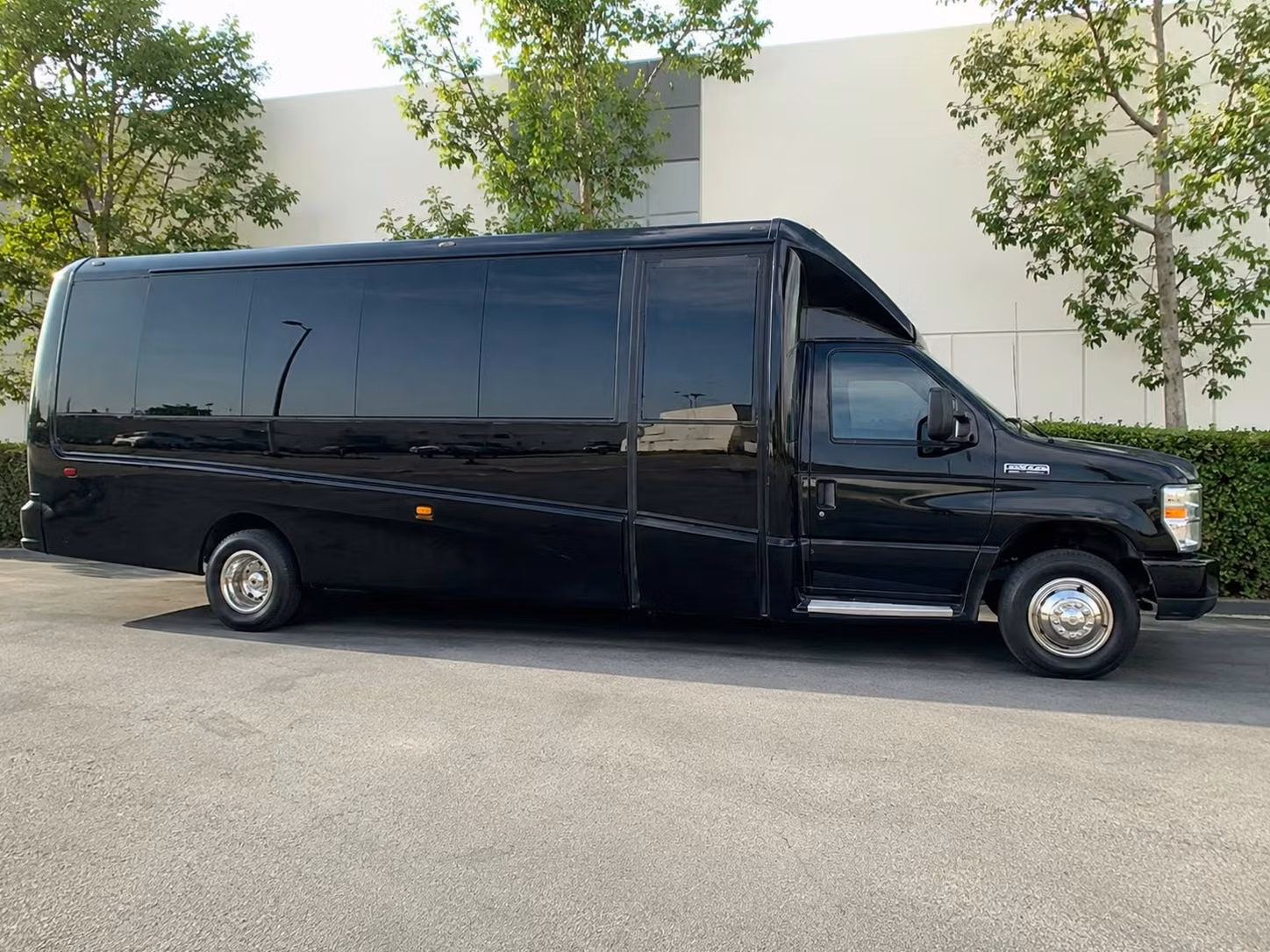 taunton 15 passenger minibus rental